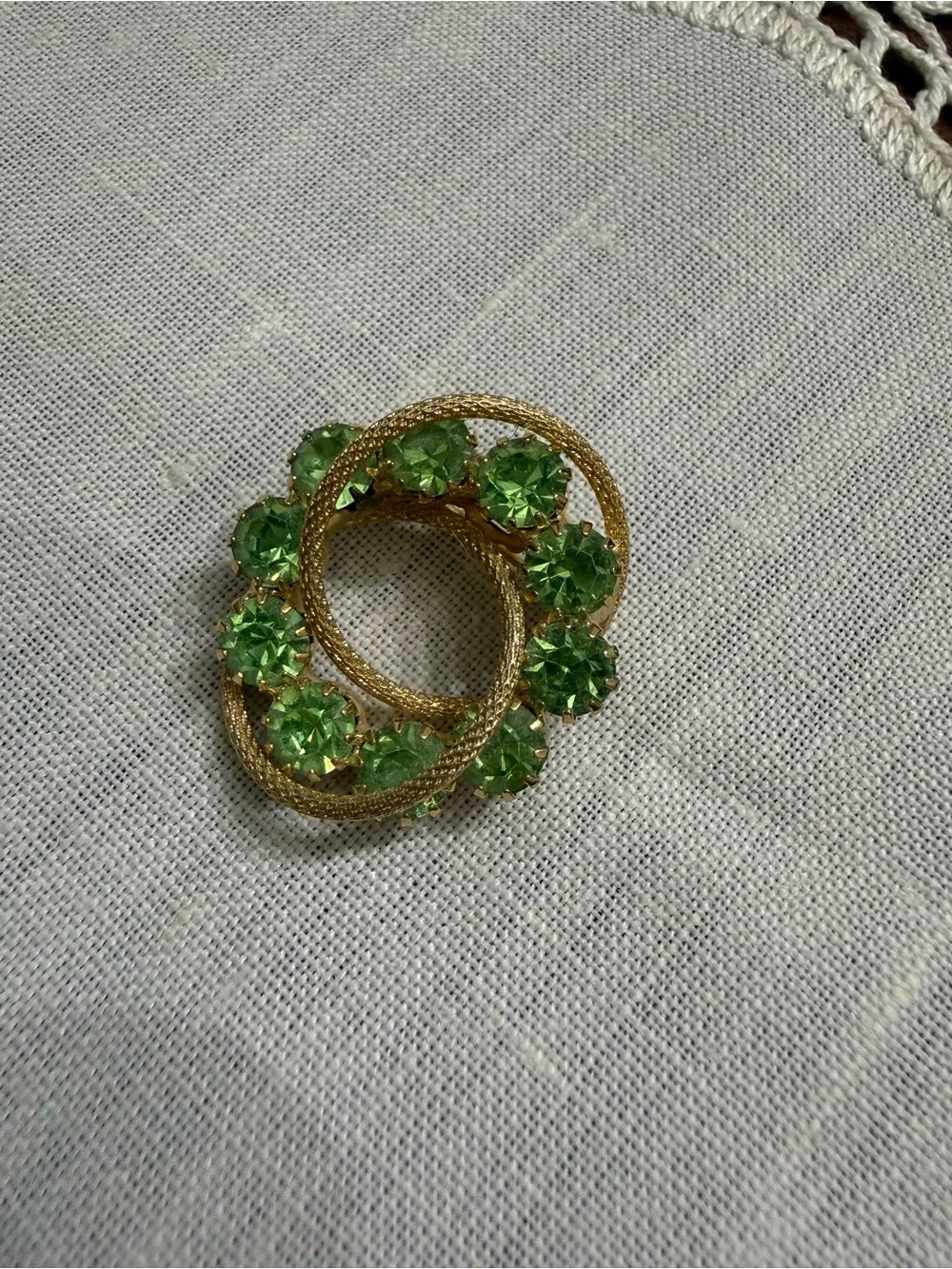 Vintage Gold-Tone Green Crystal Interlocking Circle Brooch